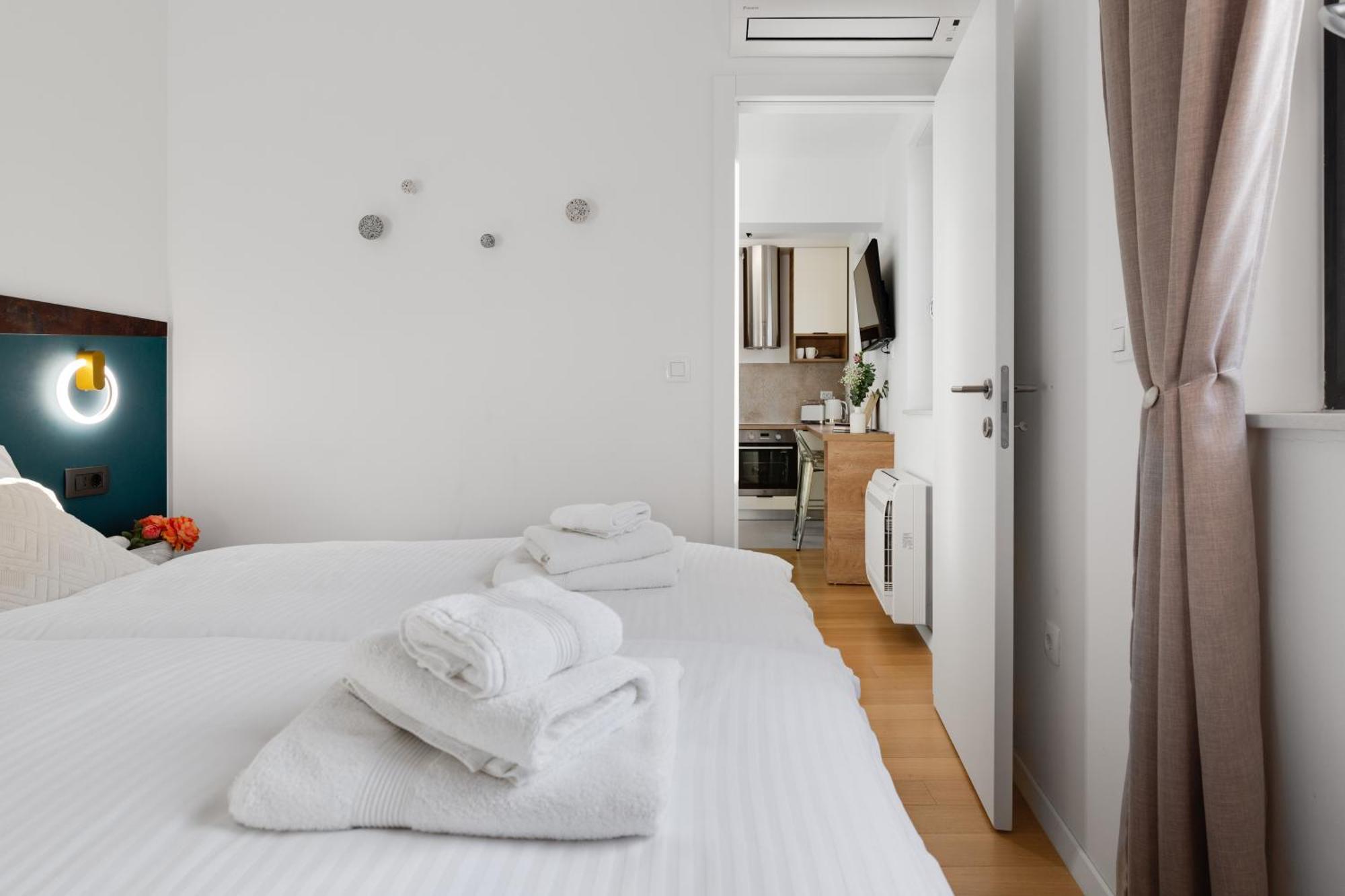 Tres Fenestras Zadar - Private Parking Apartment Exterior photo